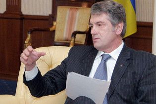 Ющенко вимагає завершити справу про смерть підлітка від щеплення