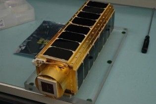 Американці запустять супутник розміром з батон та дріжджами на борту