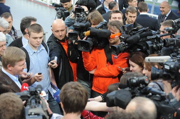 Рінат Ахметов відповідає на питання журналістів