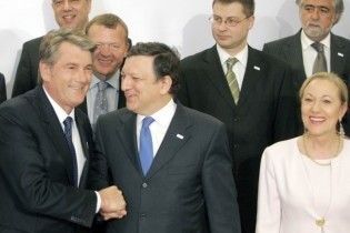 Єврокомісія вимагає від України виконання "повних зобов’язань"