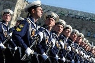 Тисяча російських солдат пройдуть маршем Україною на День Перемоги
