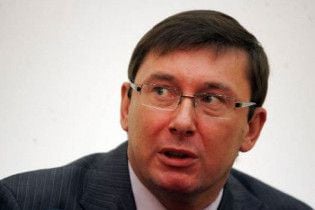 Луценко: якщо кидають яйця в політика - нічого страшного