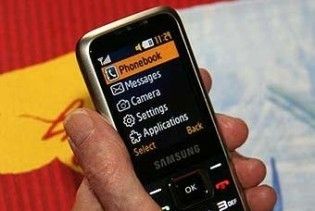 Samsung випустив мобільник для пенсіонерів
