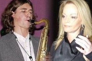 На гастролях Лариси Доліної її музикант впав з балкону