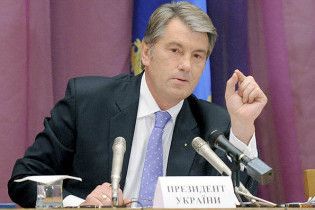 Ющенко погрожує оголосити референдум на захист Конституції
