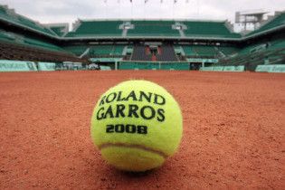 Найкращі тенісисти планети розпочали боротьбу на Roland Garros