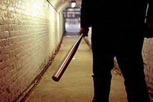 Голодний бомж на смерть забив чиновника бейсбольною биткою