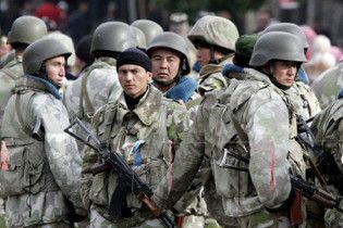 США почали вивіз майна з авіабази в Киргизстані