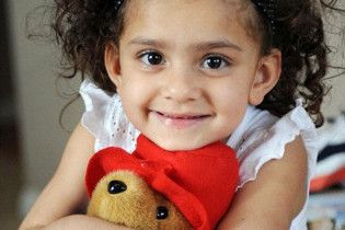 Трирічна британка вийшла з коми, наспівуючи Мамма Міа