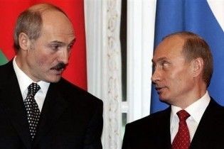 Лукашенко звинуватив Путіна у змові проти Білорусі