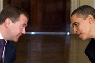 Обама прилетить до Мєдвєдєва усунути напруженість у стосунках