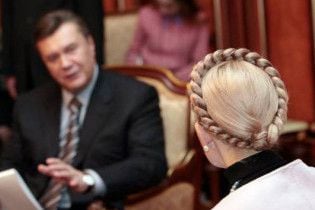 Тимошенко наказала Януковичу тренуватися в штабі і приходити до неї завтра