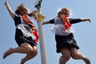 У школах скасували випускні іспити