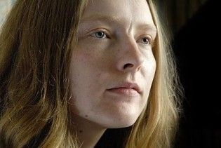 Британку визнали "не дуже розумною" та забрали в неї дитину