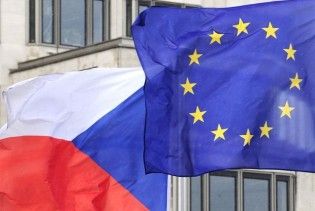 Чехія пропонує мігрантам безкоштовний квиток в обмін на згоду покинути країну