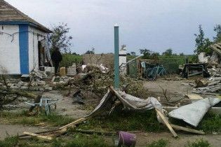 Смерч в Криму позривав дахи і порозкидував людей