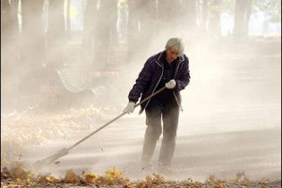 Британський двірник відсудив у влади 50 тис. дол. за порізаний палець