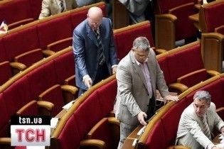 До Верховної ради проходять шість партій - опитування