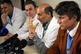 Француз, якому пересадили обличчя та руки, помер під час нової операції