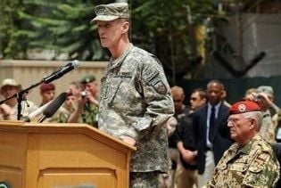 Екс-командувач силами НАТО в Афганістані йде на пенсію