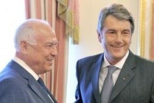 Ющенко дав Черномирдіну орден