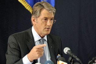 Ющенко: Є спроби вплинути на слідство у справі Лозінського