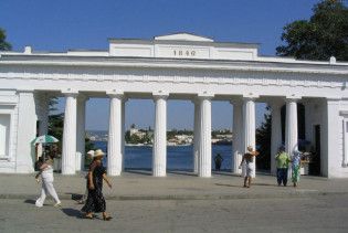 Весь Севастополь залишився без електрики, крім частин ЧФ