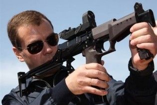Мєдвєдєв почав боротися з алкоголізмом