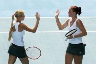 Сестри Бондаренко вийшли у півфінал Prague Open
