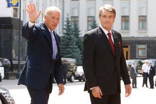 У Москві попередили, що стежить за Байденом в Україні