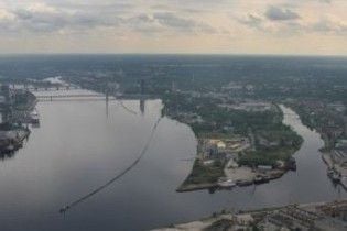В порту Риги стався витік отруйних речовин. Людей евакуюють