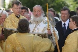 Під час проповіді Кирила люди плакали та лізли на каштани