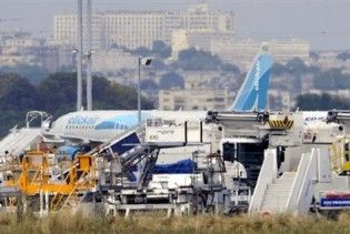 В Парижі загорівся аеробус A320: шестеро людей постраждали