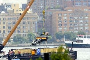 Авіадиспетчер під час авіакатастрофи над Гудзоном розмовляв по телефону з подружкою