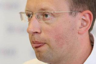 Яценюк звільнив директора "Хлібінвестбуду" через співпрацю з владою