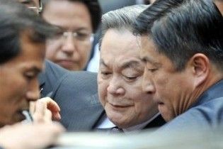 Екс-глава Samsung засуджений на 3 роки