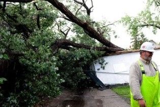 На північному сході США вирують торнадо і бурі
