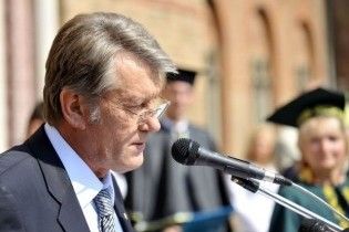 Ющенко вимагає переглянути угоду про без’ядерний статус України