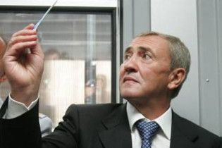 Черновецький за день роздасть понад 100 земельних ділянок