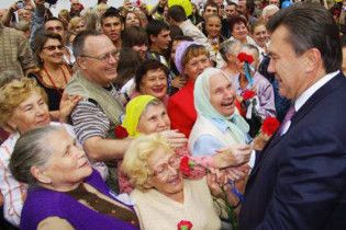Янукович передрік пенсіонерам холод і голод