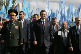 Янукович пообіцяв після виборів вирішити мовне питання