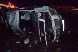 На Черкащині перекинувся автобус: 2 людей загинули, 8 поранені