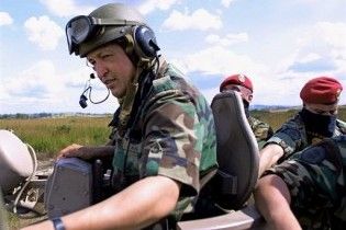 Уго Чавес приїде до Москви за танками та підводними човнами