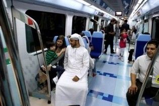 Перше в країнах Перської затоки метро відкрилося в Дубаї