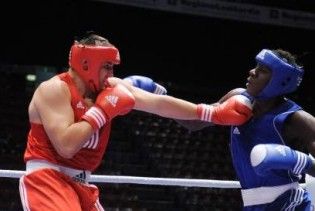 Троє українців вийшли у півфінал чемпіонату світу з боксу