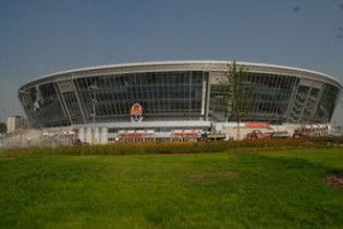 Керівник "Донбас-Арени": кран є - тріщини нема