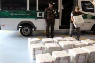 У Колумбії конфіскований контейнер з 23 мільйонами доларів
