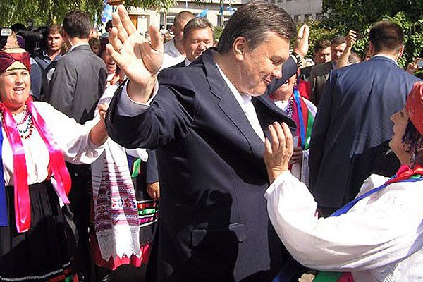 Віктор Янукович у Луганську