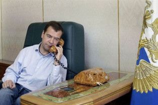 Мєдвєдєв відмовився зустрічатися з опозицією, що збунтувалася