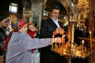 Януковича благословили в президенти в жіночому монастирі